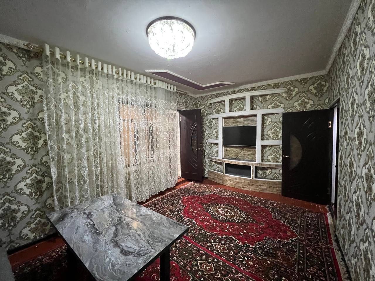 Сдается 1 комнатная квартира 
C обстановкой
В горде Алмалыке