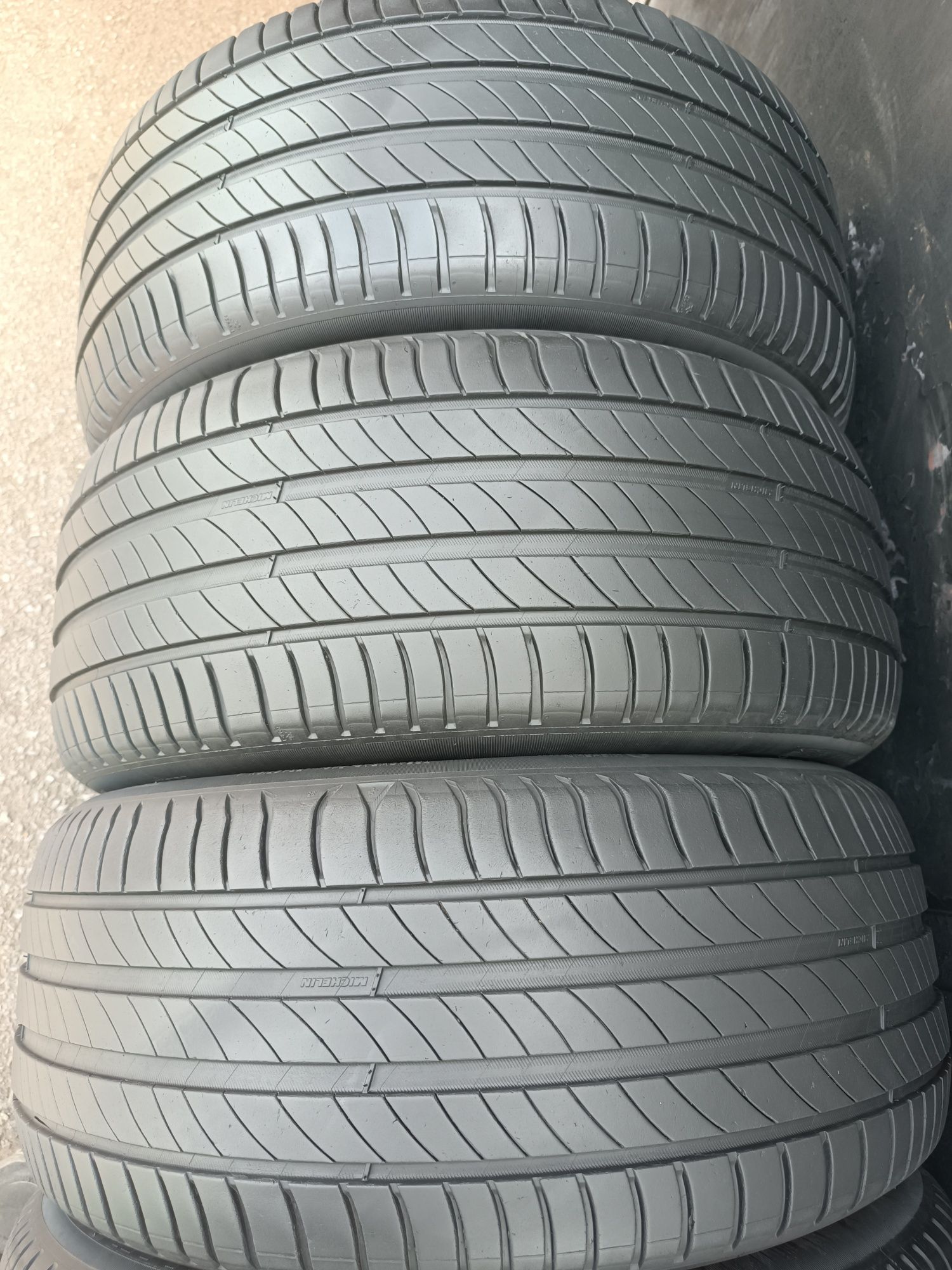 235/45/17 Michelin