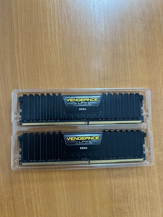 16 GB Ram Corsair