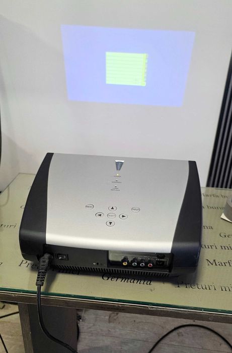 Videoproiector Sanyo PLV-72 - import Germania