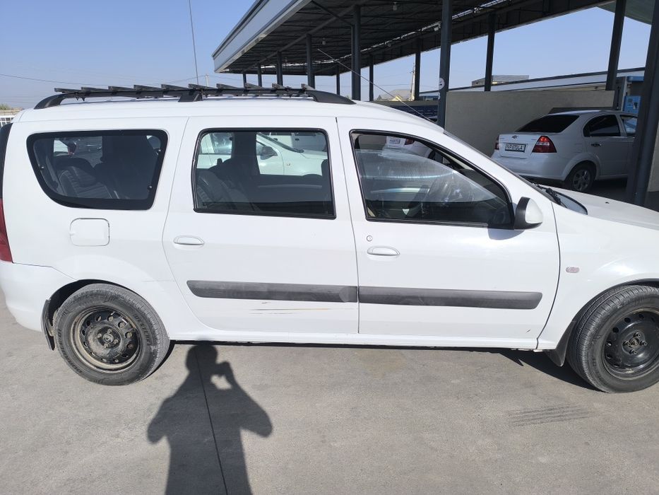 Sotiladi Lada Largus