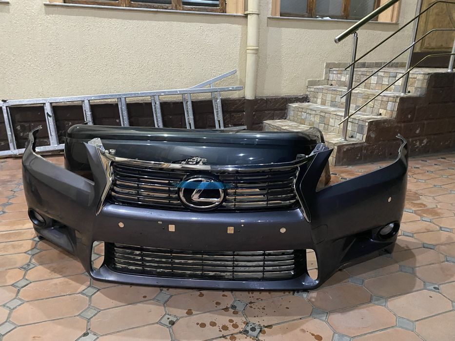 Бампер от Lexsus GS 250