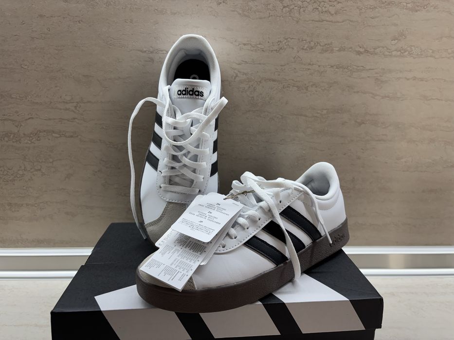 Дамски Маратонки ADIDAS .