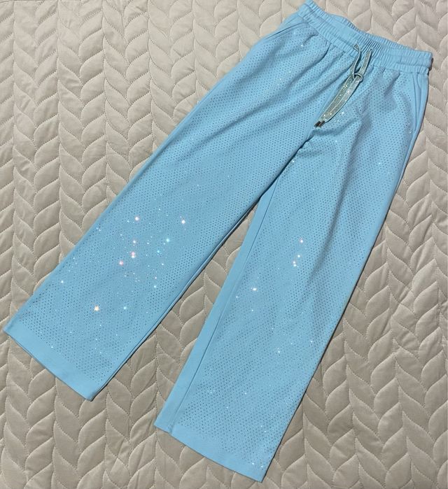 Красивые спортивные брючки