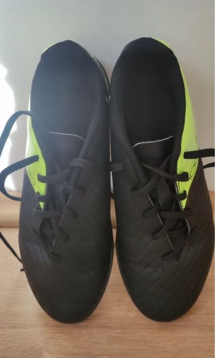 Adidași de fotbal pentru copii