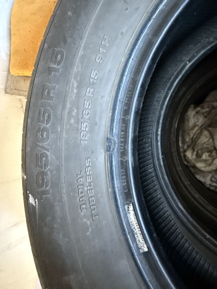 Продам шины 195/60/R15 Continental