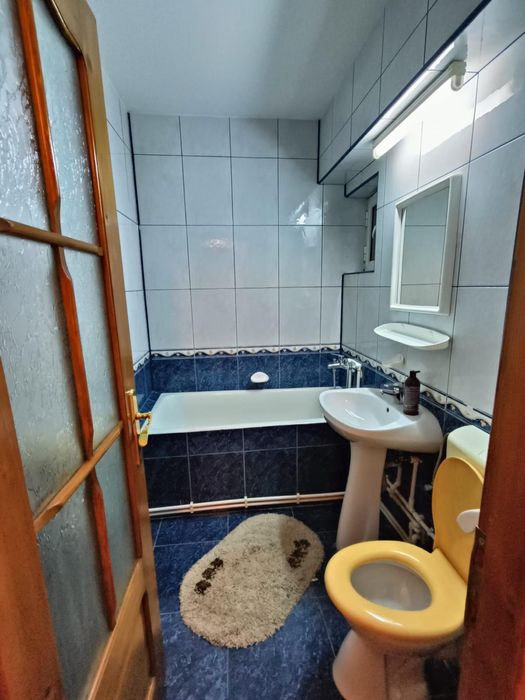 Inchiriez apartament centru