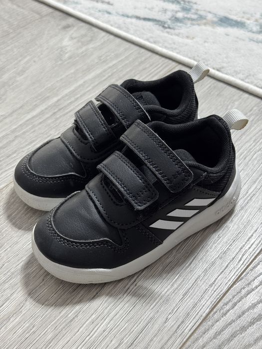 Incaltamine copii adidas