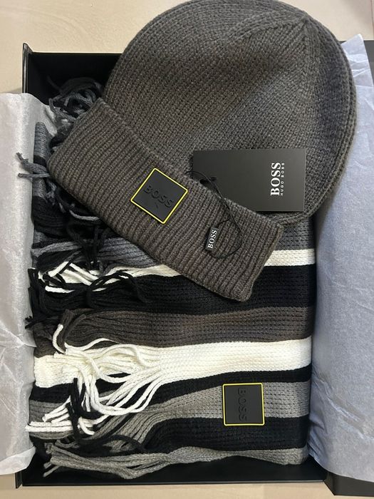 Compleu căciulă și fular