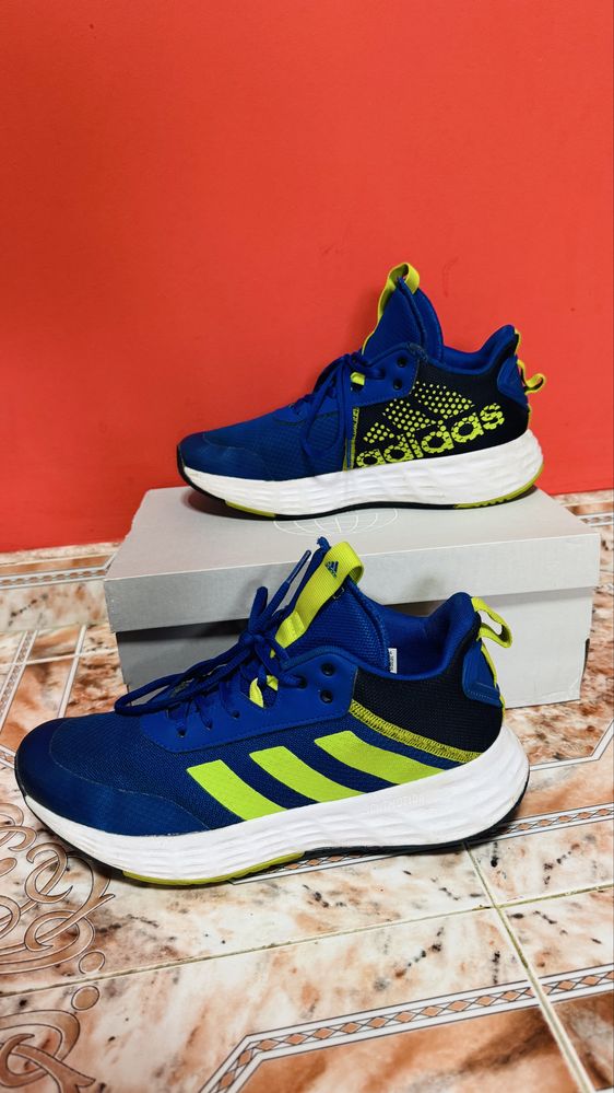 Adidas маратонки 40 номер