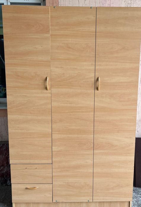 Продам шкаф недорого