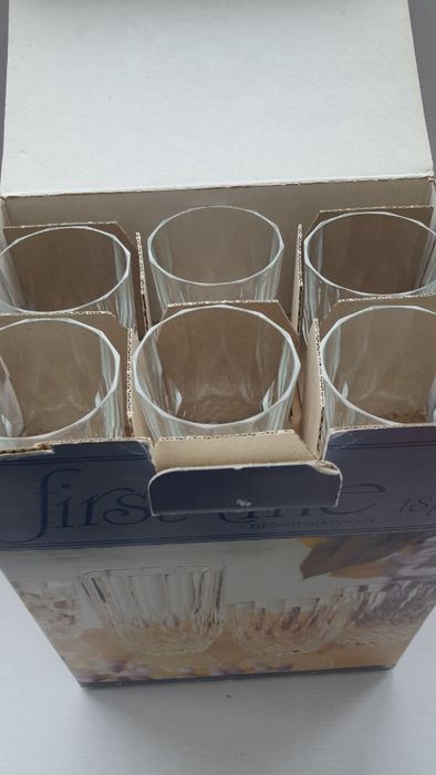 18 pahare set NOU în cutie originală