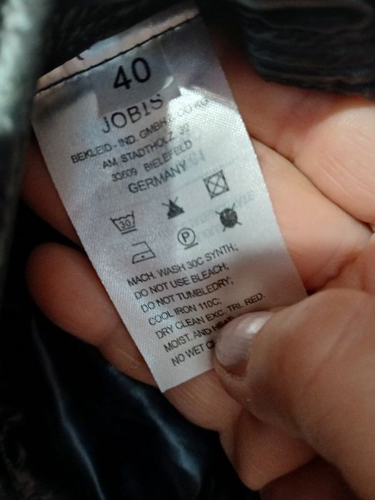 Haina subțire de fâș  40 dar corespunde la L,Xl