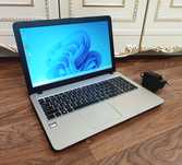 Ноутбук ASUS Sonic Master.