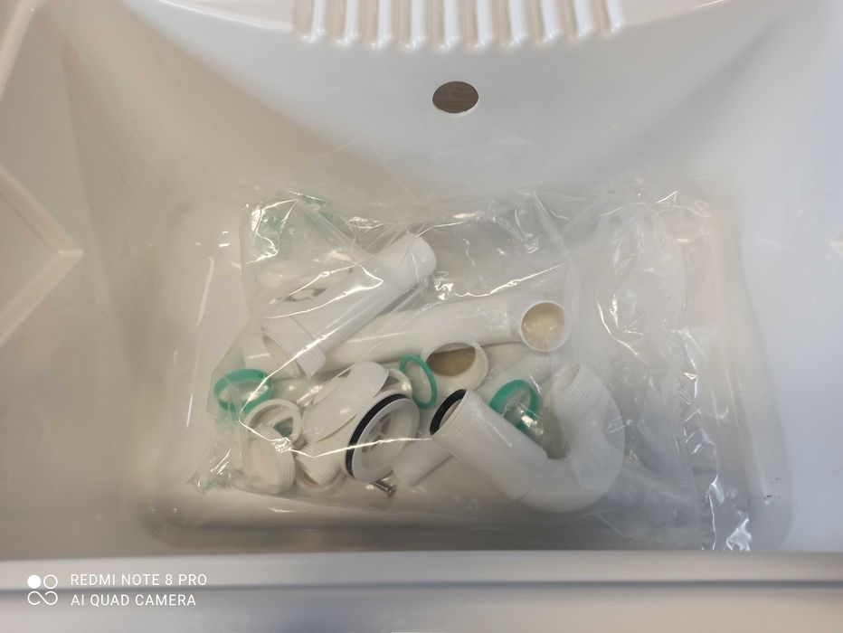 Comoda lavoar cu ușa glisanta. (NOUĂ)