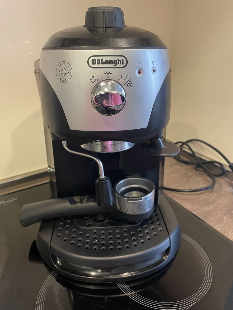 Еспресо кафемашина Delonghi EC221 15 bar