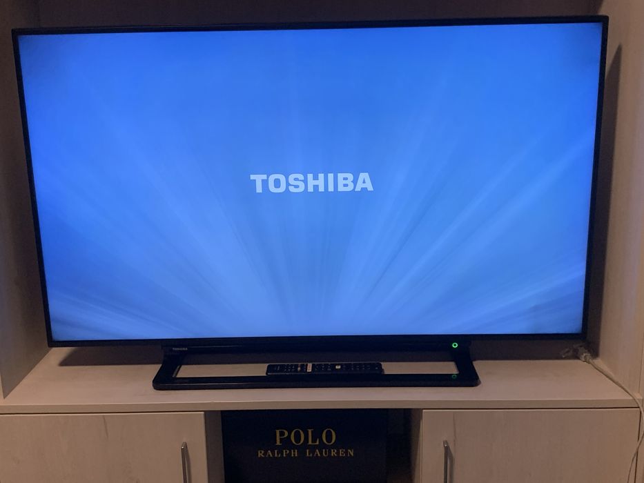 Телевизор Toshiba 48инча