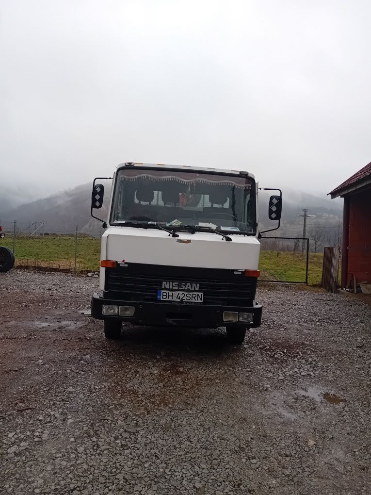 Vând nisan L35.085
