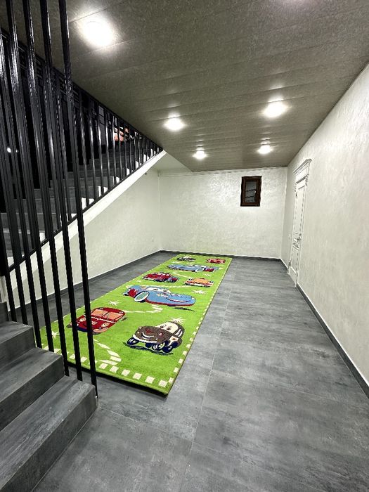 Katta Qozirobodda yangi hovli arendaga beraman