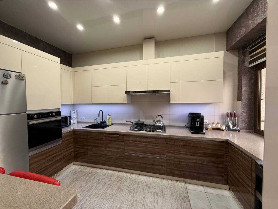 Срочно аренда 3 ком Шота Руставели