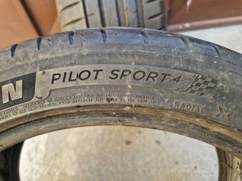 2 Michelin R18 225/45 Anvelope de vară DOT1218