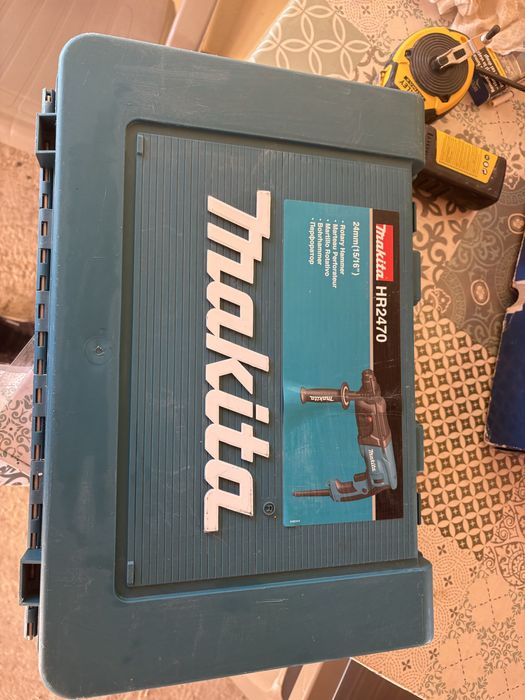 Makita HR 2470 cu cutie transport