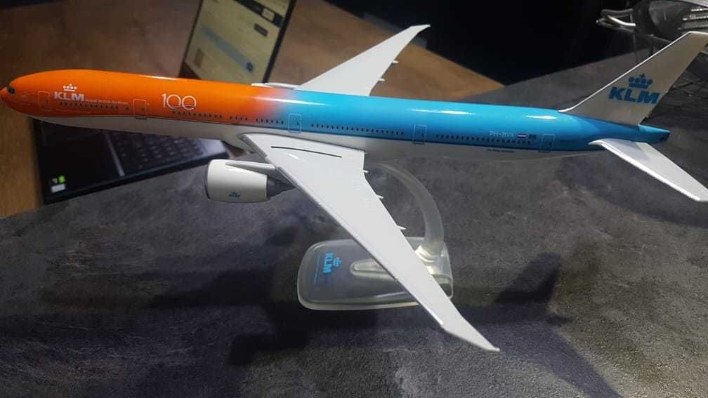 Macheta avion KLM Orange Pride Boeing 777-300ER