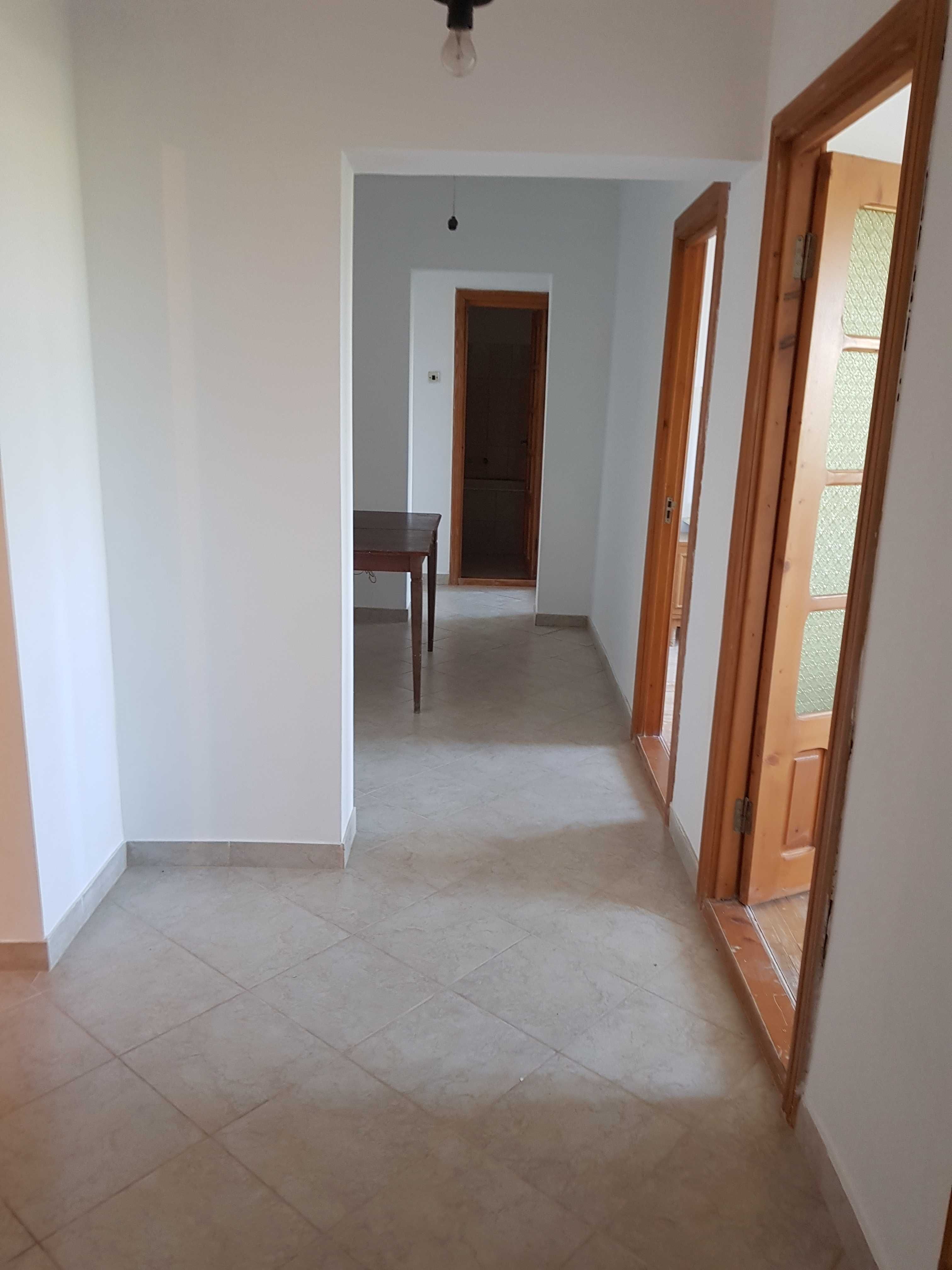 Apartament 4 camere Gugesti