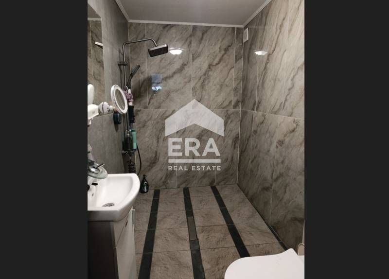 Двуетажна обзаведена къща в село Бенковски област Варна