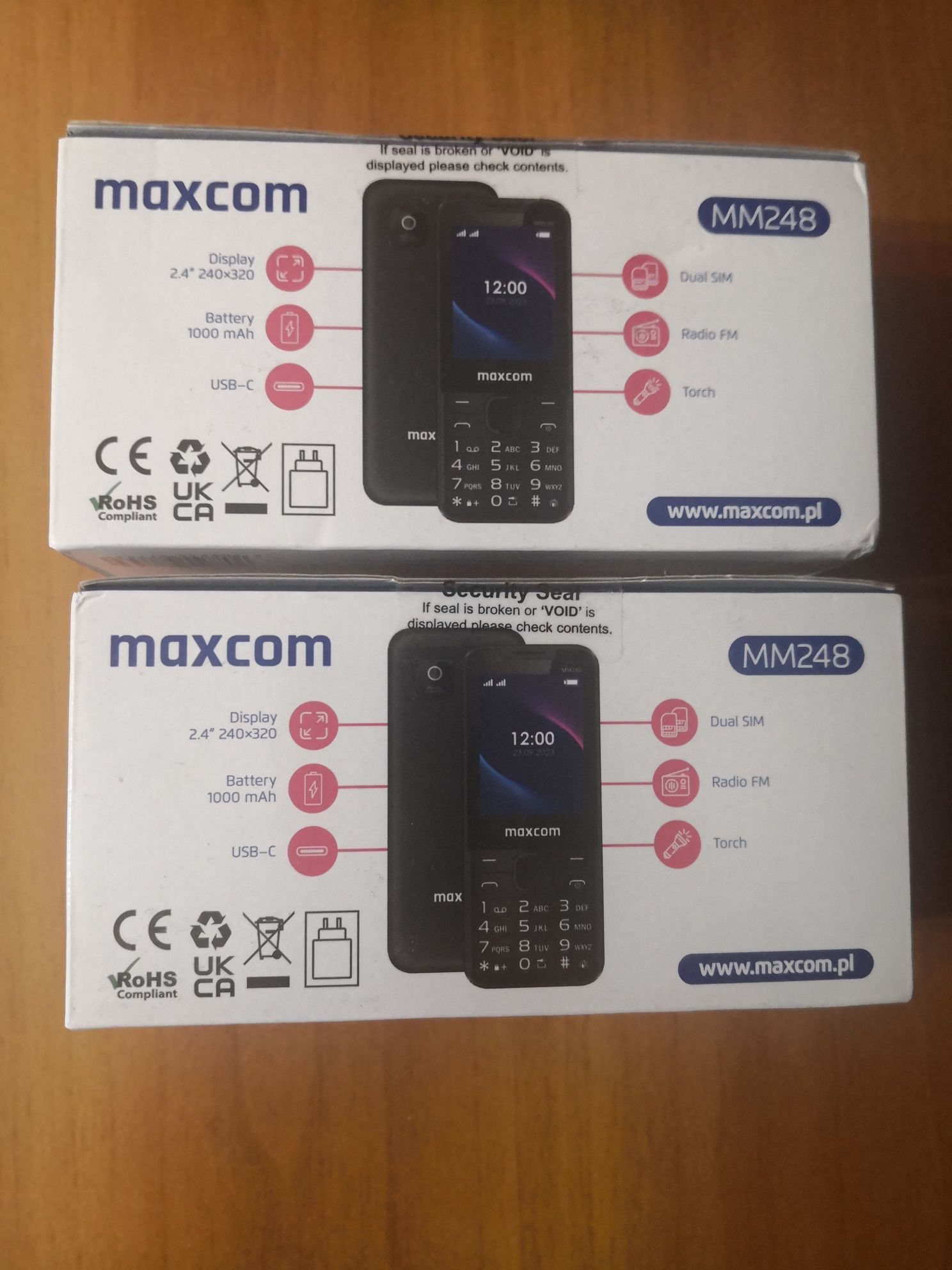 Vând 2 telefoane sigilate Maxcom MM248.