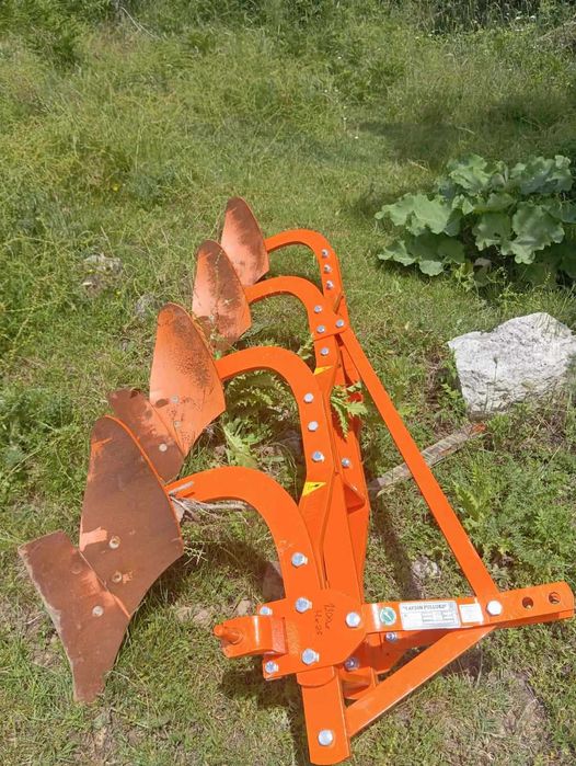 Продавам плуг aydin 4x25