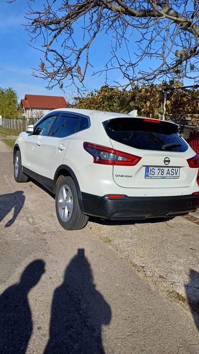 Nissan Qashqai 2017. Stare impecabilǎ, cutie manula, motor 1.5………….etc