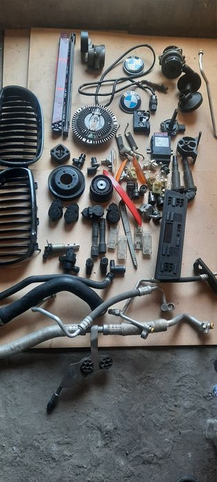 Продам запчасти на БМВ  оригинальные