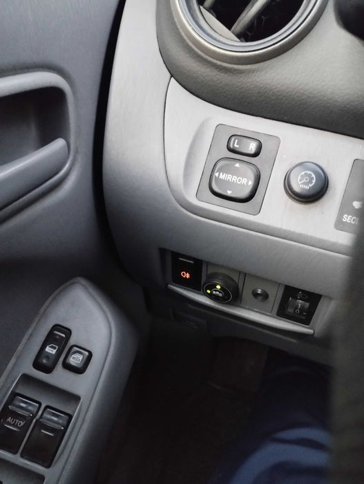 Продавам Тoyota Rav 4