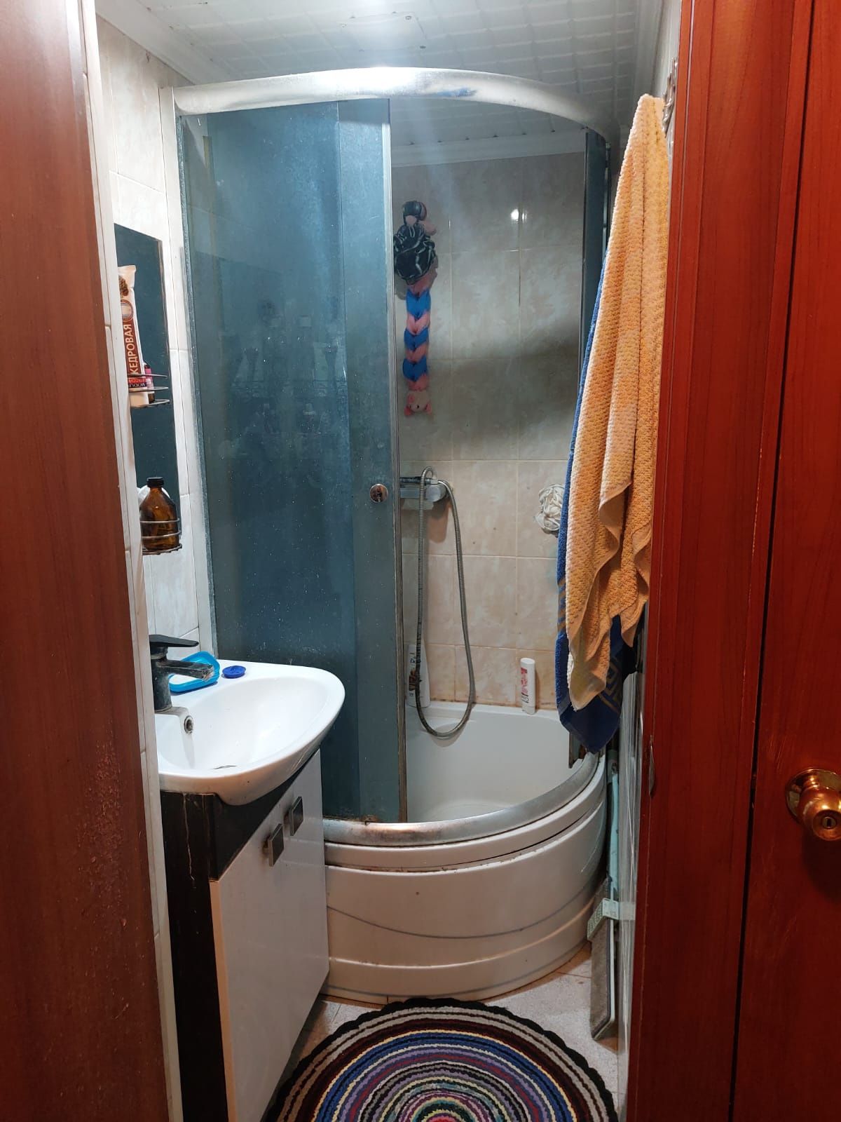 Продам 4 к.кв на 1/5 этаже. Район Молодёжки.