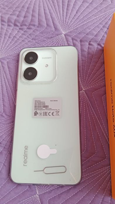 Продам срочно новый телефон