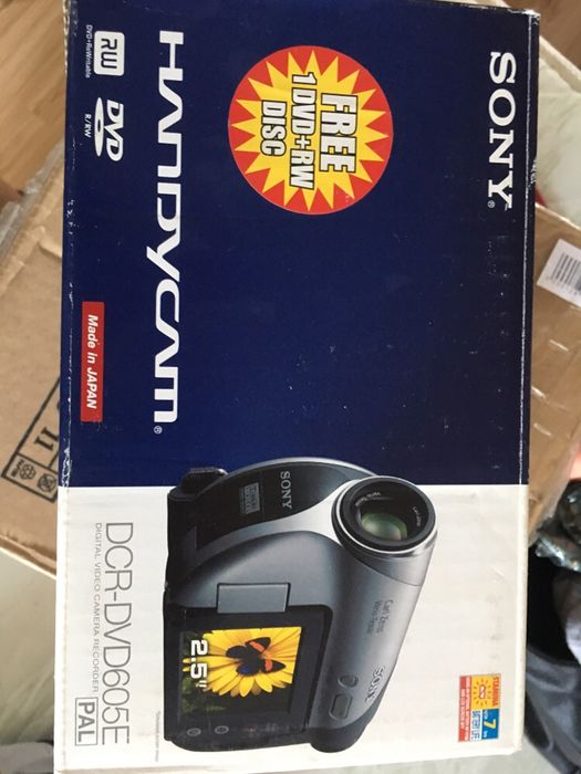 Продам видео камеру Sony