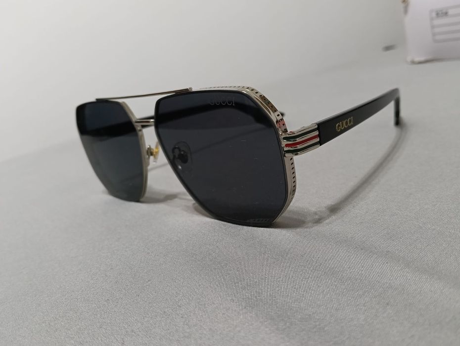 Ochelari de soare noi