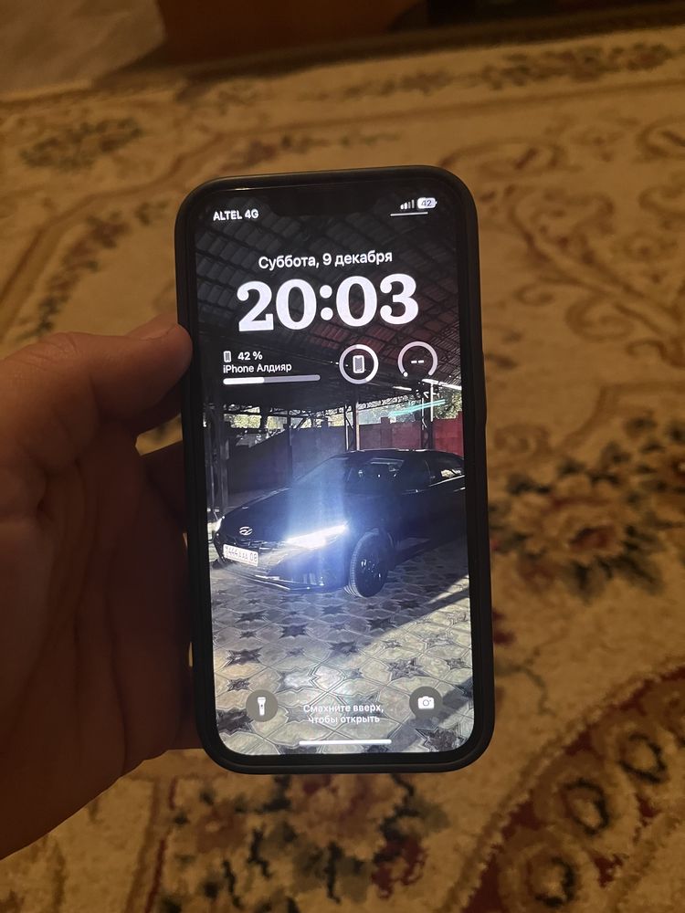 Продам Айфон 13