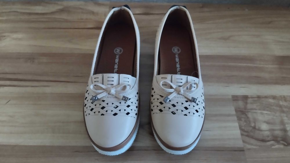 Дамски пролетно-есенни обувки