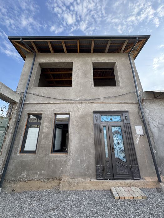 Продаю дом Бадамзар 1.1 сотка 2 уровня 5 комнат 150кв:м коробка