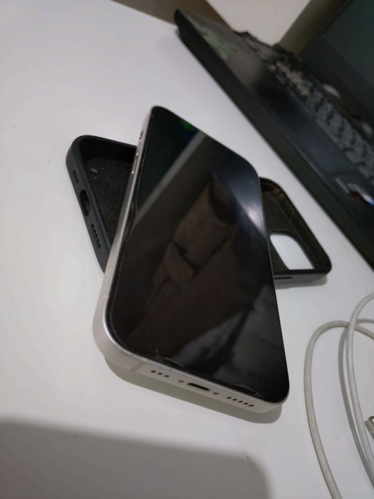 iPhone 13 128GB White 9/10