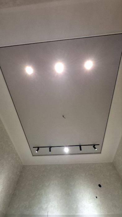 Натяжные потолки и 3D фотообои