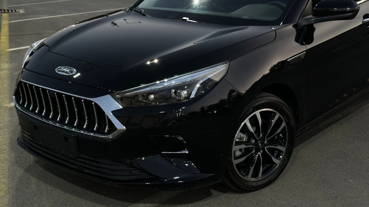 JAC J7 автомобиль