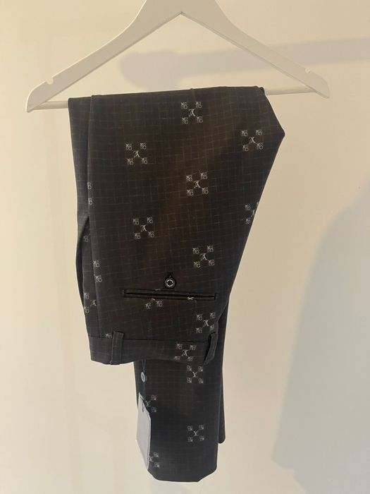 Costum barbati elegant Louis Vuitton