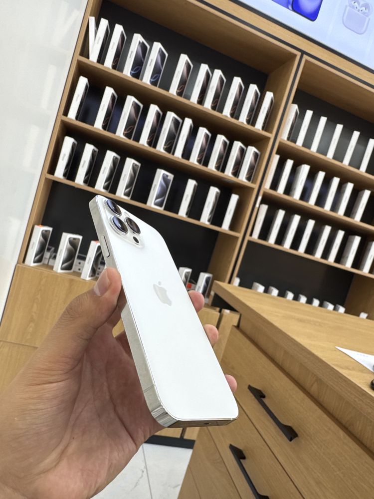 Iphone 13 pro max white 256GB 77%