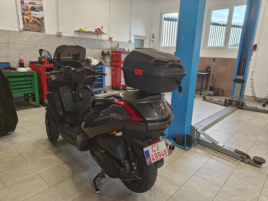 Vând Peugeot metropolis 400 rs