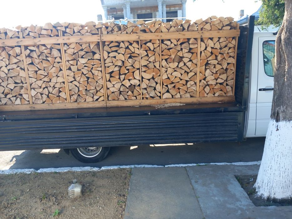 Vând lemne de foc la palet tăiate sparte Aduse acasă  fag