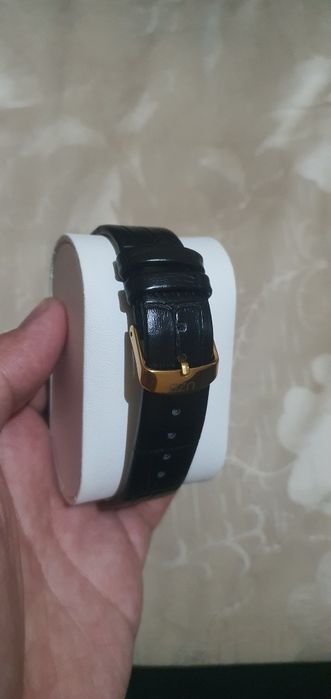 Эркаклар қўл соати сотилади срочно