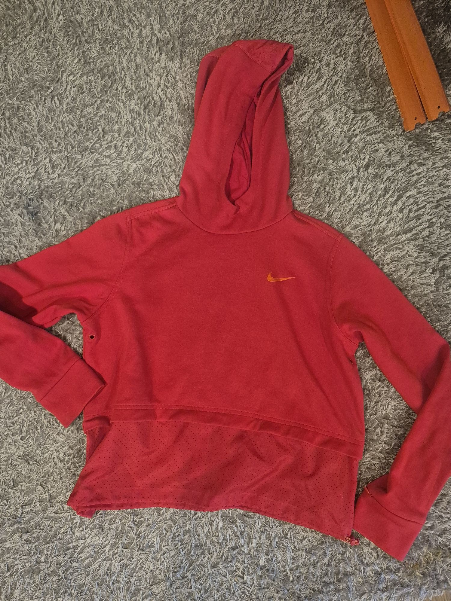 Nike . . . Kcksksdoap